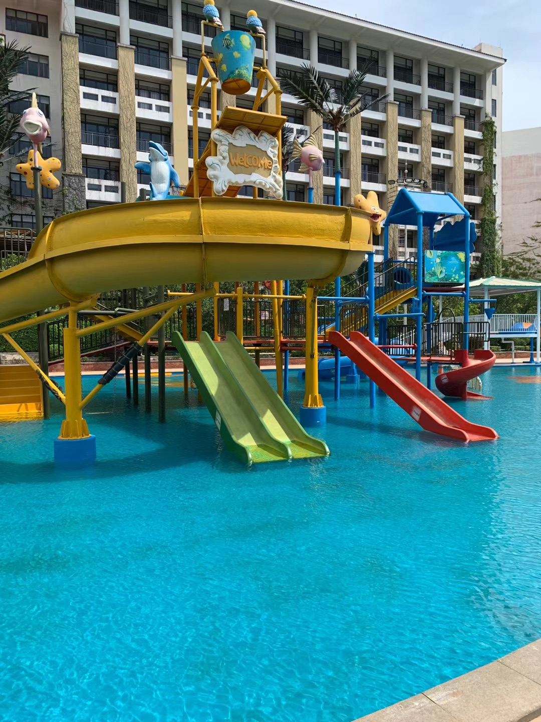 广东湛江樟树湾大酒店水上乐园